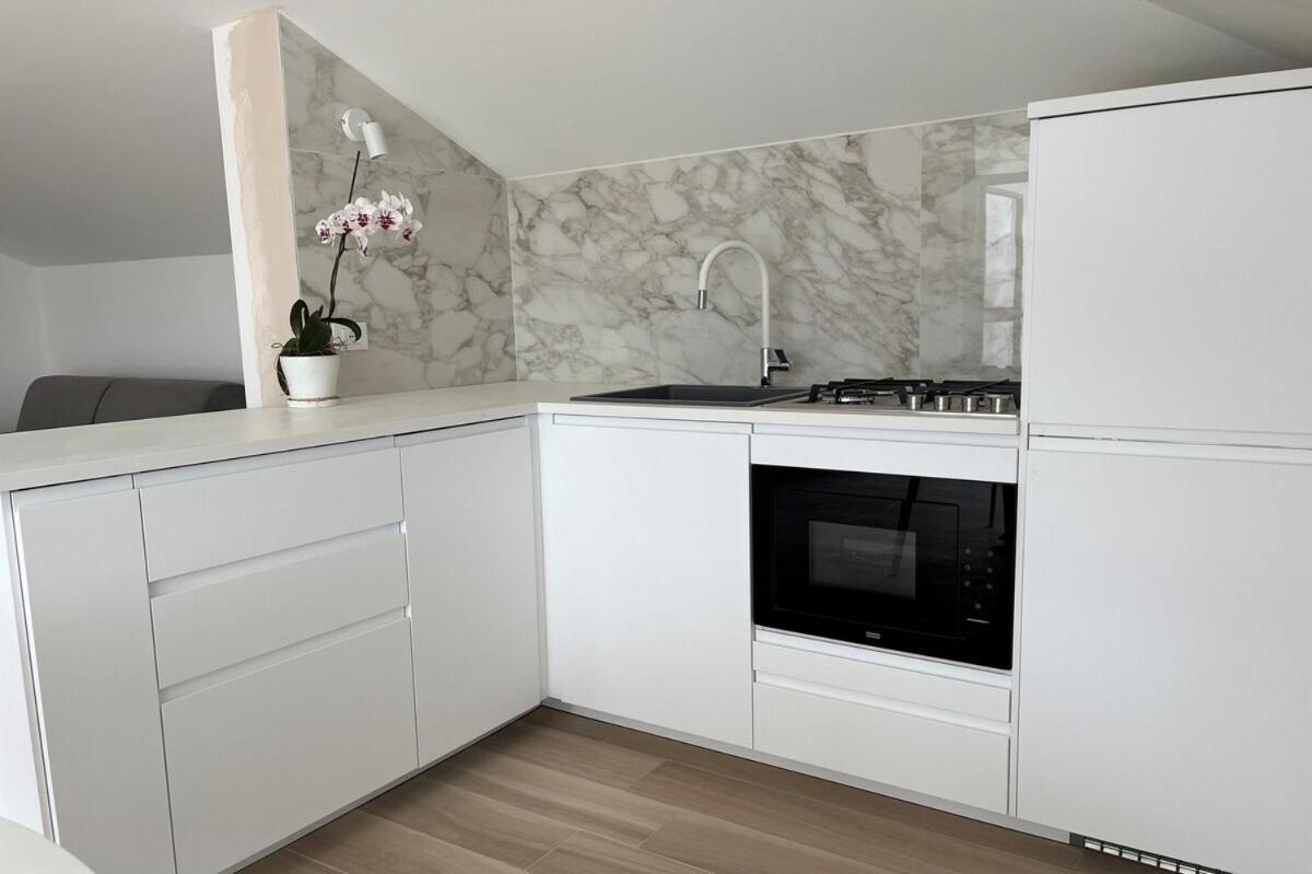 Appartement Attico Lilium à Peschiera del Garda Extérieur photo