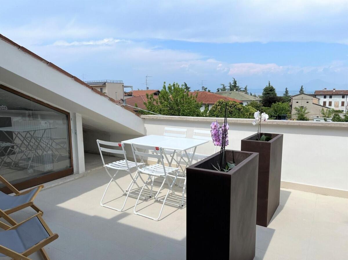 Appartement Attico Lilium à Peschiera del Garda Extérieur photo